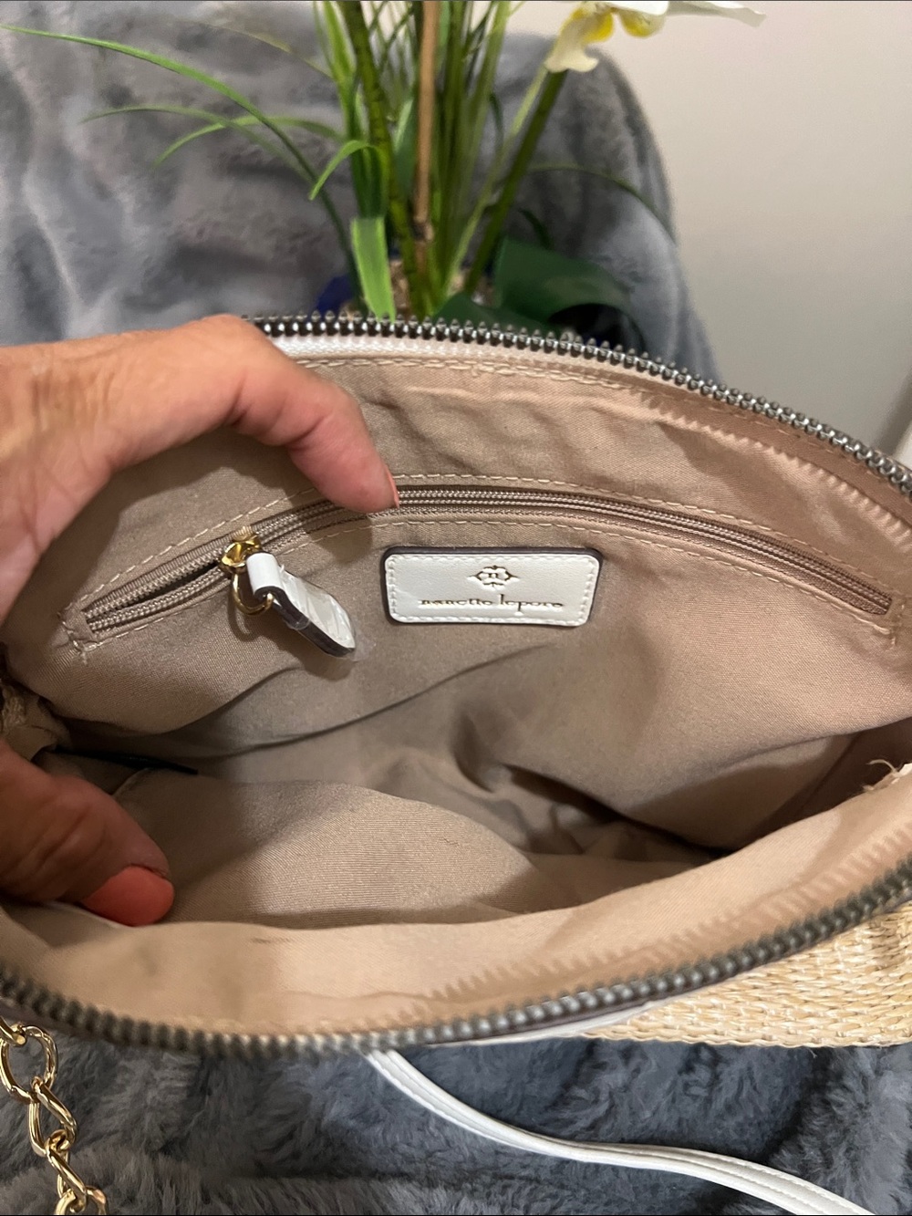 Nanette Lepore White Crossbody GUC retail $129 - Picture 6 of 7